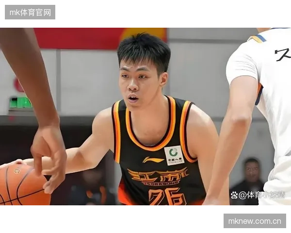 江苏队新秀庞峥麟凭借出色的个人表现入选最佳阵容一阵，成为联赛最大惊喜。